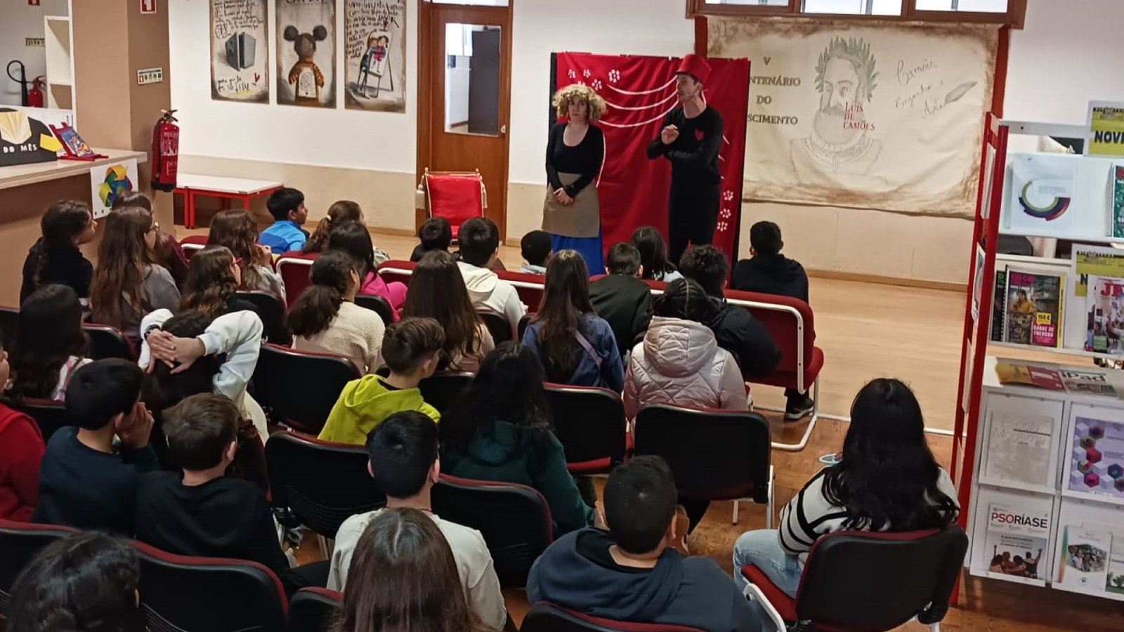 Peça O Príncipe Nabo encanta alunos do 5.º ano na Escola Júdice Fialho