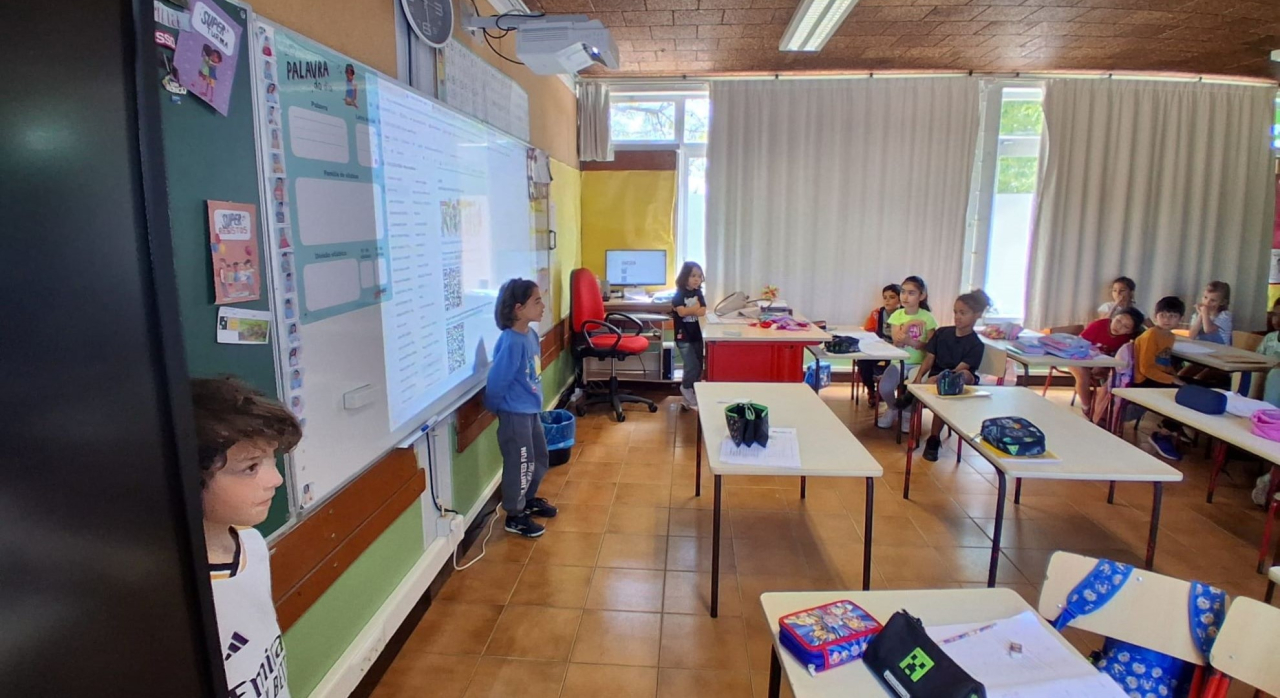 Alunos “Super Incríveis” comemoram o 25 de Abril na EB1 de Chão das Donas