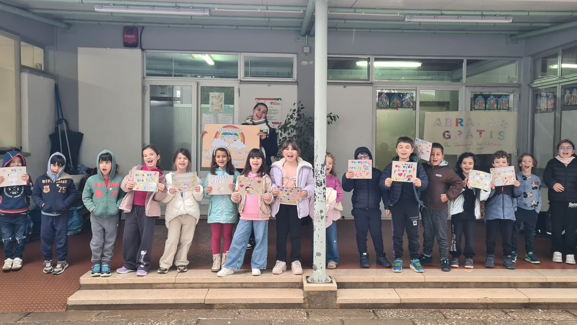 Dia Internacional do Abraço celebrado na EB1 de Chão das Donas